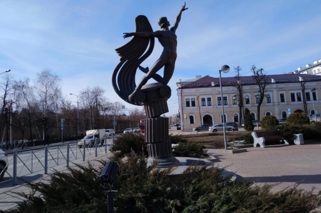 
        Где &laquo;встретились&raquo; в Казани Рудольф Нуриев и Владимир Васильев?    