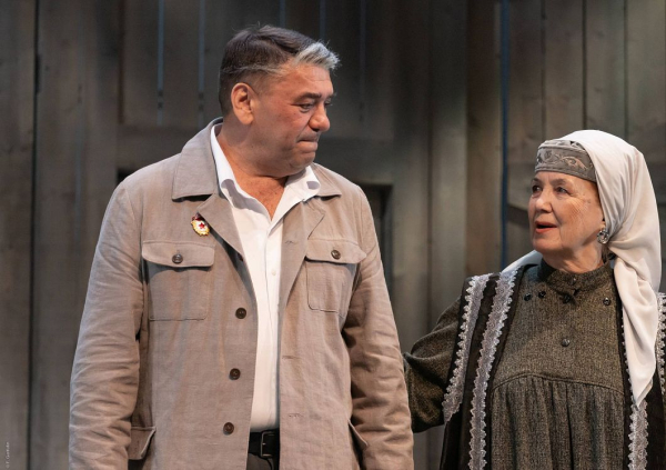 В новом здании театра Камала состоялась премьера спектакля "Матери ждут сыновей" (ФОТО) В новом здании театра Камала состоялась премьера спектакля "Матери ждут сыновей" (ФОТО)