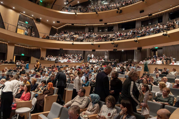 В новом здании театра Камала состоялась премьера спектакля "Матери ждут сыновей" (ФОТО) В новом здании театра Камала состоялась премьера спектакля "Матери ждут сыновей" (ФОТО)