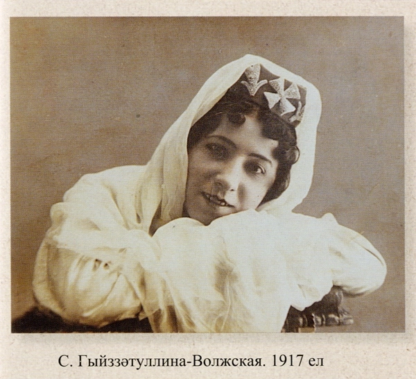 
        Какую женщину Тукай считал вторым солнцем?    