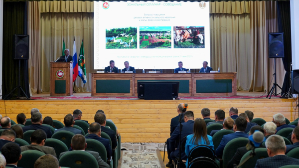 Фарид Мухаметшин: &laquo;Выражаем признательность работникам АПК за неустанный труд и значительный вклад в развитие Татарстана&raquo;