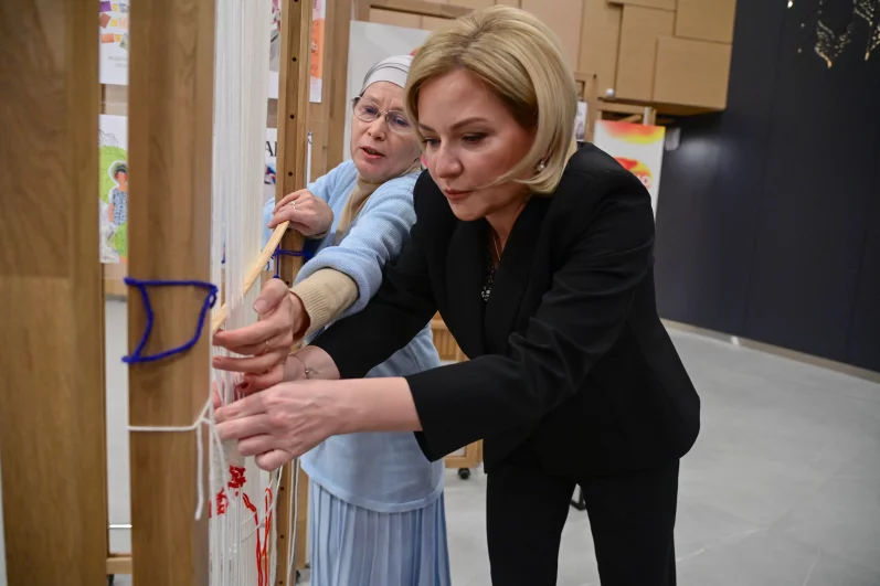 
        Какую женщину Тукай считал вторым солнцем?    