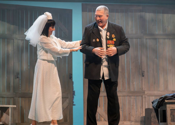 В новом здании театра Камала состоялась премьера спектакля "Матери ждут сыновей" (ФОТО) В новом здании театра Камала состоялась премьера спектакля "Матери ждут сыновей" (ФОТО)