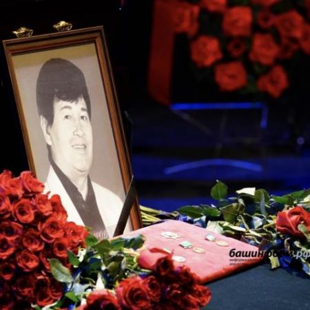 В Уфе началась церемония прощания с Фиданом Гафаровым (ФОТО) В Уфе началась церемония прощания с Фиданом Гафаровым (ФОТО)