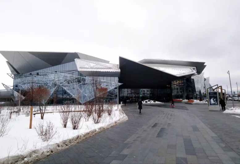 
        Какую женщину Тукай считал вторым солнцем?    