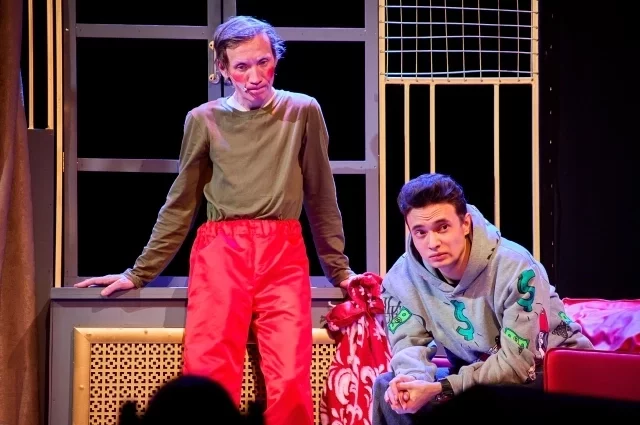 «Я был дважды похоронен». Боец СВО о командирах, смысле жизни и молитве
«Я был дважды похоронен». Боец СВО о командирах, смысле жизни и молитве