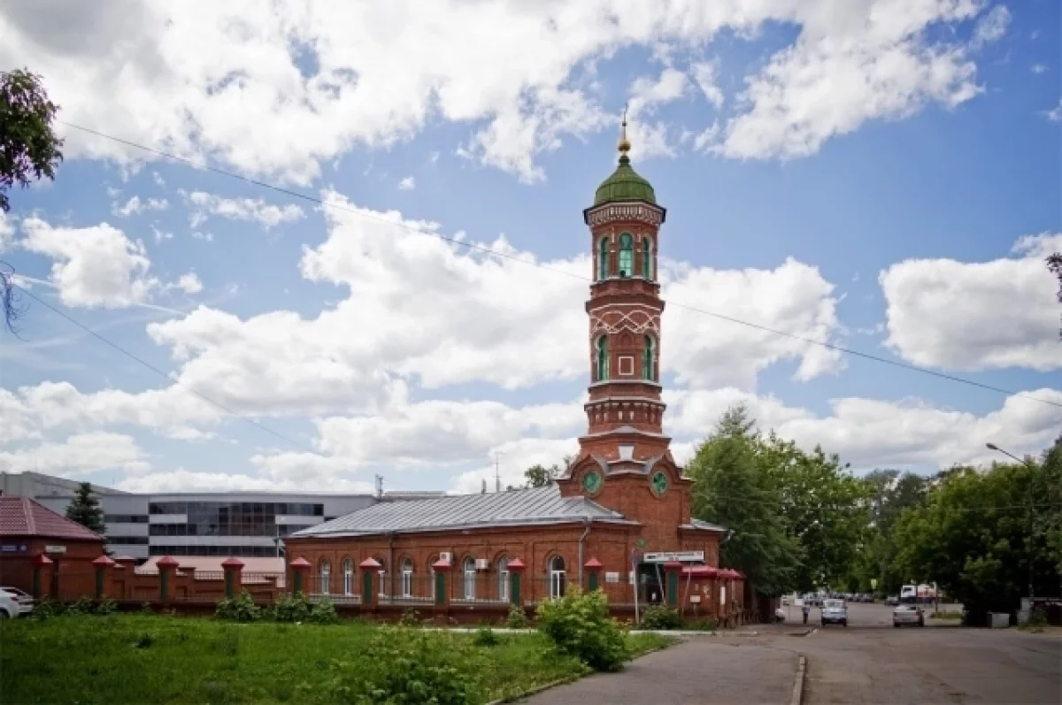 
        Кто архитектор Старо-Татарской слободы?    