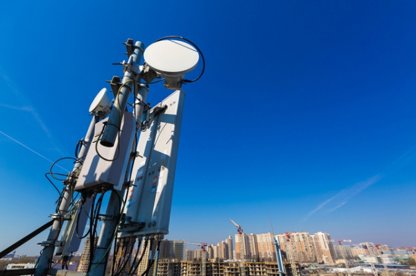 
        &laquo;Привыкаем жить на паузе&raquo; В Казани глушат мобильный интернет из-за атак БПЛА    