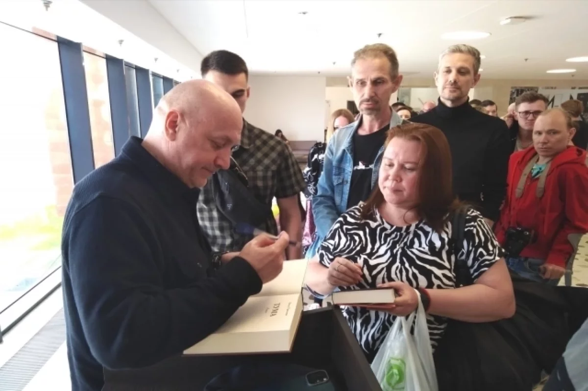 Чему у Запада учиться? Захар Прилепин о России, Степане Разине и мигрантах
Чему у Запада учиться? Захар Прилепин о России, Степане Разине и мигрантах