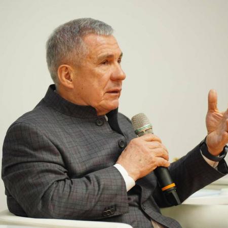 Рустам Минниханов рассказал, почему отрицательно относится к ЕГЭ Рустам Минниханов рассказал, почему отрицательно относится к ЕГЭ