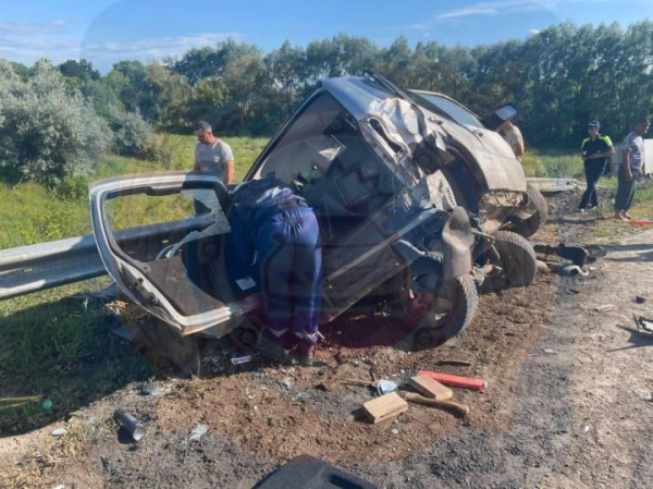Машина превратилась в месиво: в Татарстане в лобовом ДТП погиб водитель иномарки (ФОТО) Машина превратилась в месиво: в Татарстане в лобовом ДТП погиб водитель иномарки (ФОТО)