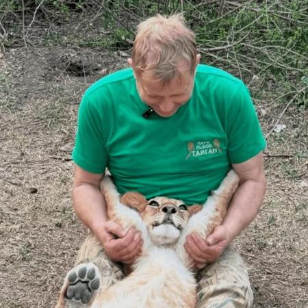 Владелец сафари-парка, на которого напал лев, написал письмо из больницы Владелец сафари-парка, на которого напал лев, написал письмо из больницы