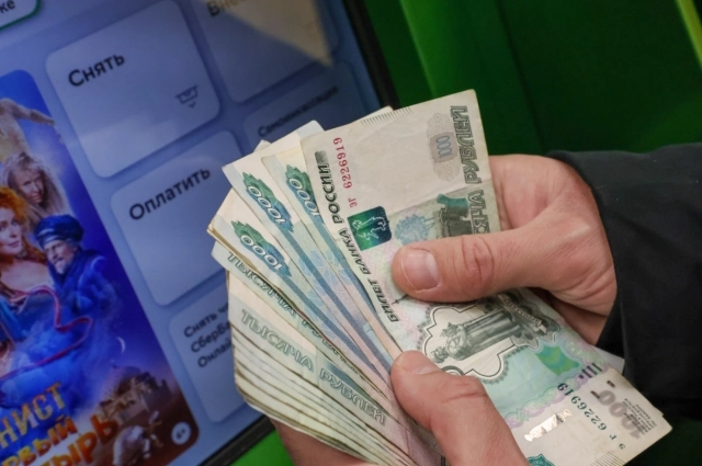 
        Снимал деньги тоннами. Казанский бизнесмен незаконно обналичил 6 млрд.    