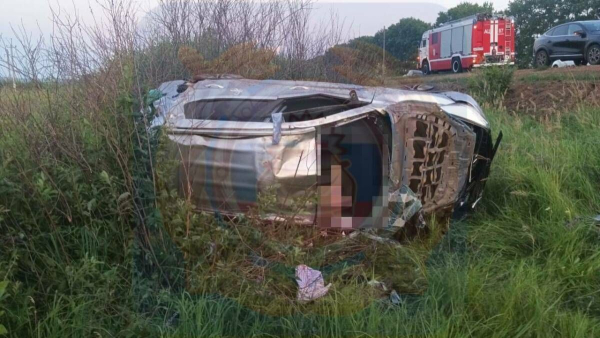 В Татарстане три легковушки вылетели в кювет: все водители погибли (ФОТО) В Татарстане три легковушки вылетели в кювет: все водители погибли (ФОТО)
