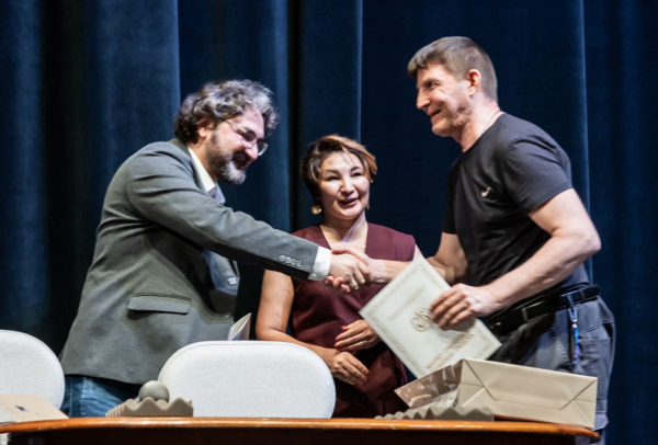 В театре Камала подвели итоги сезона (ФОТО) В театре Камала подвели итоги сезона (ФОТО)