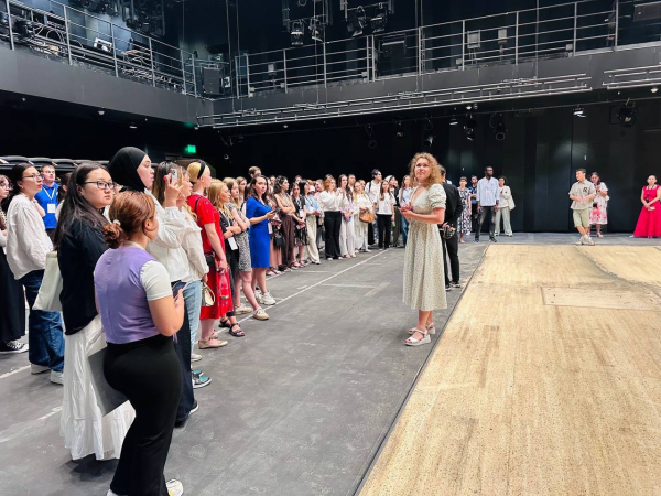 Участники Летнего университета 2025 посетили театр Камала