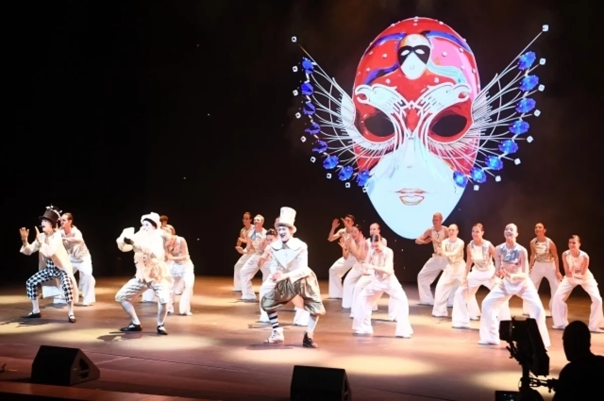 
        Кто достоин? Как изменится премия &laquo;Золотая маска&raquo; после визита в Казань    