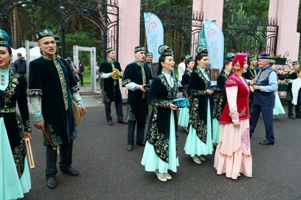 Государственный ансамбль фольклорной музыки РТ  принял участие в V Международном Шахтёрском Сабантуе (ФОТО)