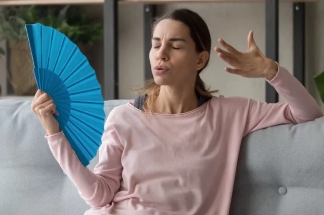 В Татарстане три автомобиля провалились в размытую ливнем яму
В Татарстане три автомобиля провалились в размытую ливнем яму