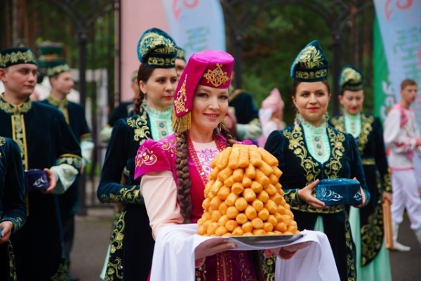 Государственный ансамбль фольклорной музыки РТ  принял участие в V Международном Шахтёрском Сабантуе (ФОТО)