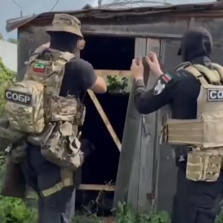 В Татарстане силовики закрыли крупную нарколабораторию, где производили синтетику (ВИДЕО) В Татарстане силовики закрыли крупную нарколабораторию, где производили синтетику (ВИДЕО)