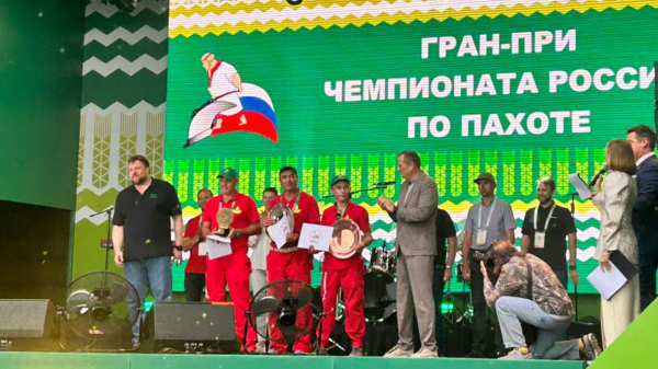 Татарстанский механизатор взял "серебро" на чемпионате России по пахоте