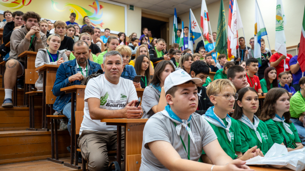 Марат Зяббаров участникам конкурса &laquo;АгроНТРИ-2025&raquo;: &laquo;Вы &mdash; будущее агропромышленного комплекса России&raquo;