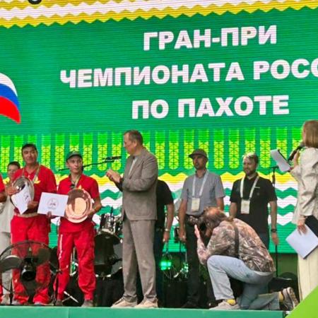 Татарстанский механизатор взял "серебро" на чемпионате России по пахоте