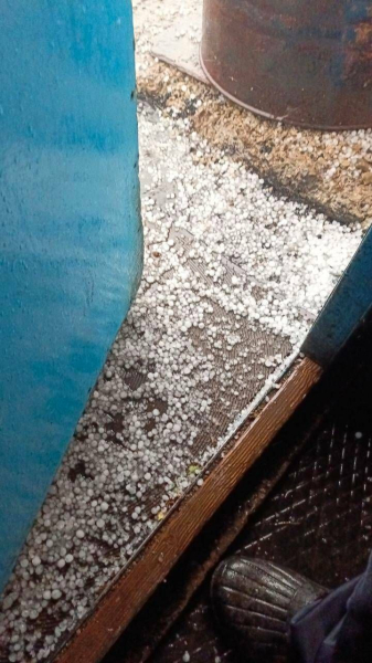 Смерч и град: в Татарстане бушует непогода Смерч и град: в Татарстане бушует непогода