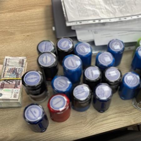 Силовики разоблачили татарстанцев, обналичивших более миллиарда рублей (ВИДЕО) Силовики разоблачили татарстанцев, обналичивших более миллиарда рублей (ВИДЕО)