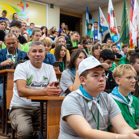 Марат Зяббаров участникам конкурса &laquo;АгроНТРИ-2025&raquo;: &laquo;Вы &mdash; будущее агропромышленного комплекса России&raquo;