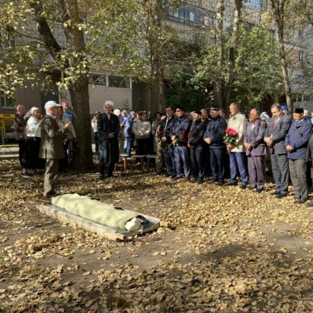 &laquo;Ее дело должно быть продолжено&raquo;: в Казани простились с Флерой Ганиевой (ФОТО)