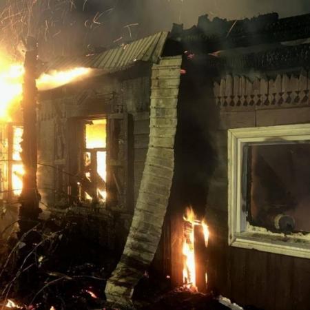 В Башкирии многодетная семья осталась без дома В Башкирии многодетная семья осталась без дома