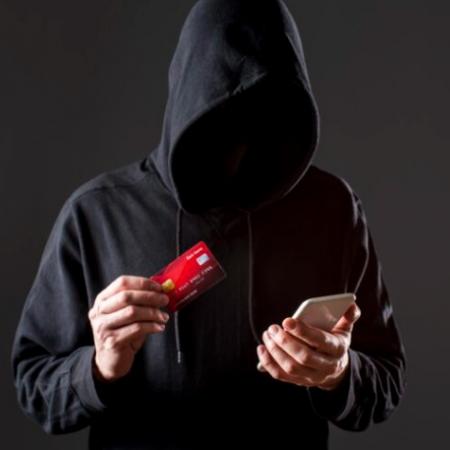 Мошенники выдали себя за мэра Казани и пытались украсть личные данные директора школы Мошенники выдали себя за мэра Казани и пытались украсть личные данные директора школы