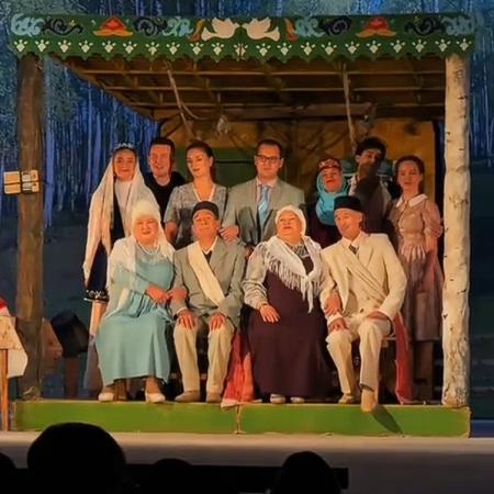 Артисты Театра Тинчурина простились с родным зданием (ВИДЕО)