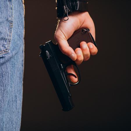 Полицейские задержали мужчину, стрелявшего в прохожих на Баумана в Казани