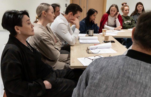 В театре Камала прошла читка будущего спектакля "Музей невинности" (ФОТО)